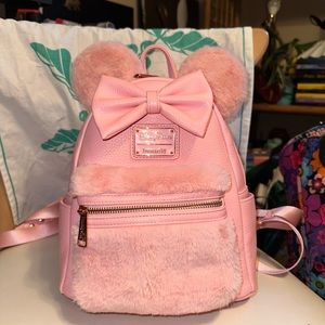 Disney loungefly, pink, fuzzy piglet